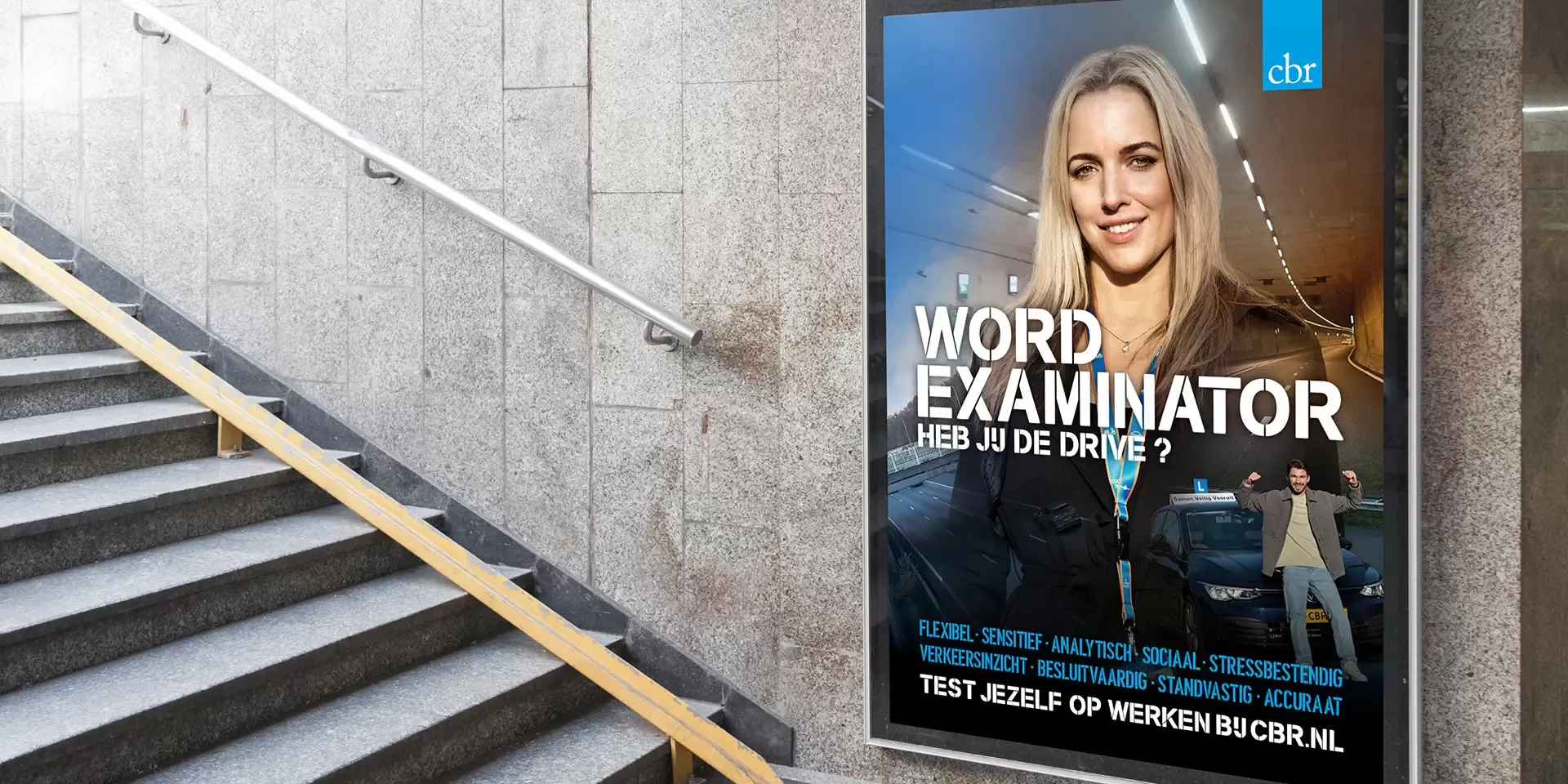 Afbeelding van OOH-uiting met tekst 'word examinator'