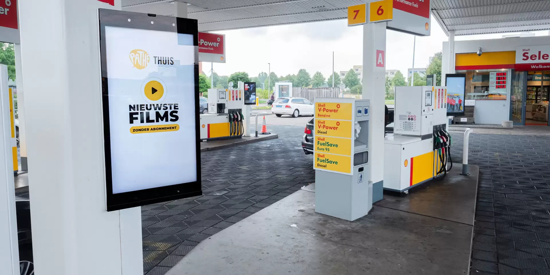 Digitaal scherm bij tankstation