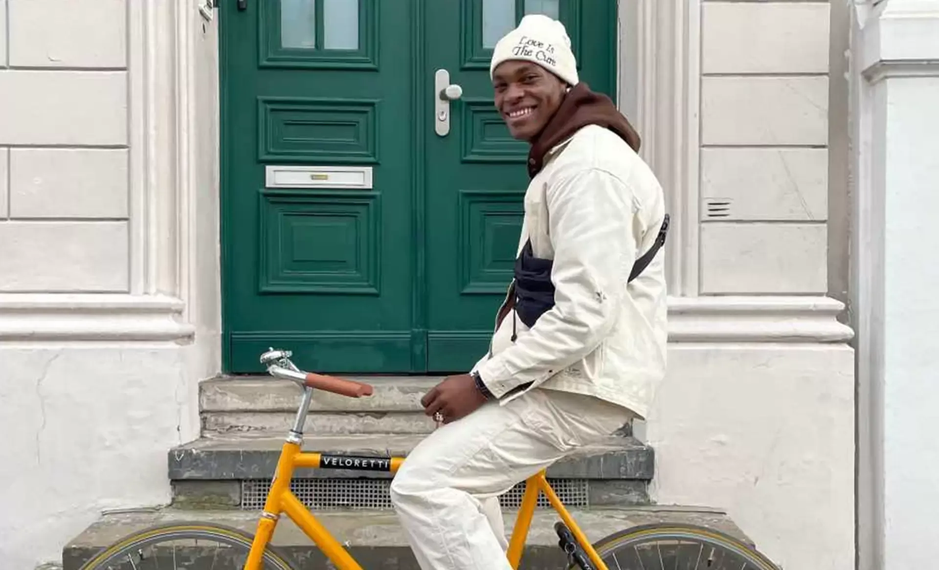 Nog een foto van een andere man op een Veloretti fiets