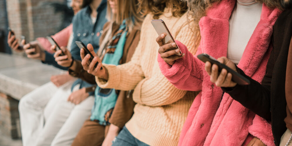 De zeven vernieuwingen van LinkedIn en AI beschrijft Instagram foto’s