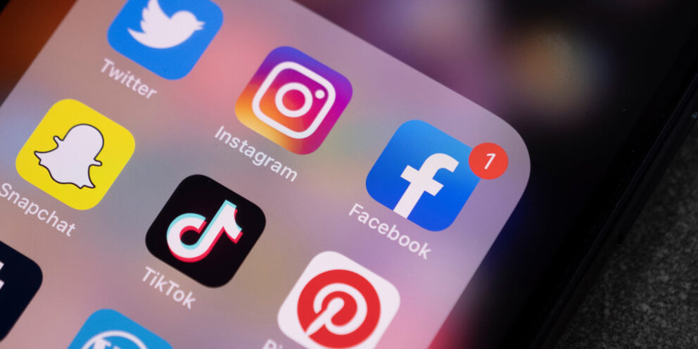 Instagram gaat likes verbergen en Facebook lanceert “afluisterapp”