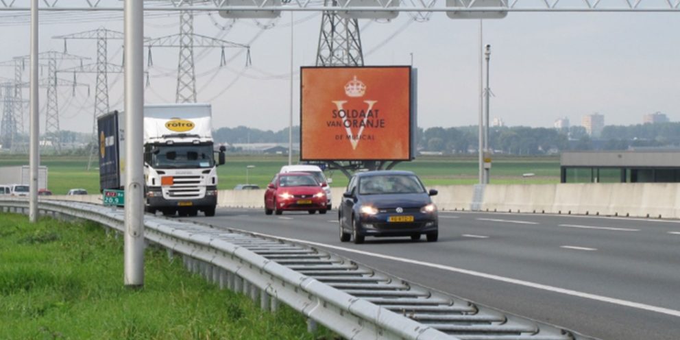 Interbest breidt digitale reclamemasten uit